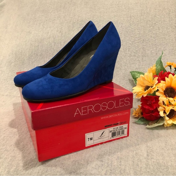 NWOT - Aerosoles Vivid Royal Blue Wedge Heel Pumps - Picture 1 of 16